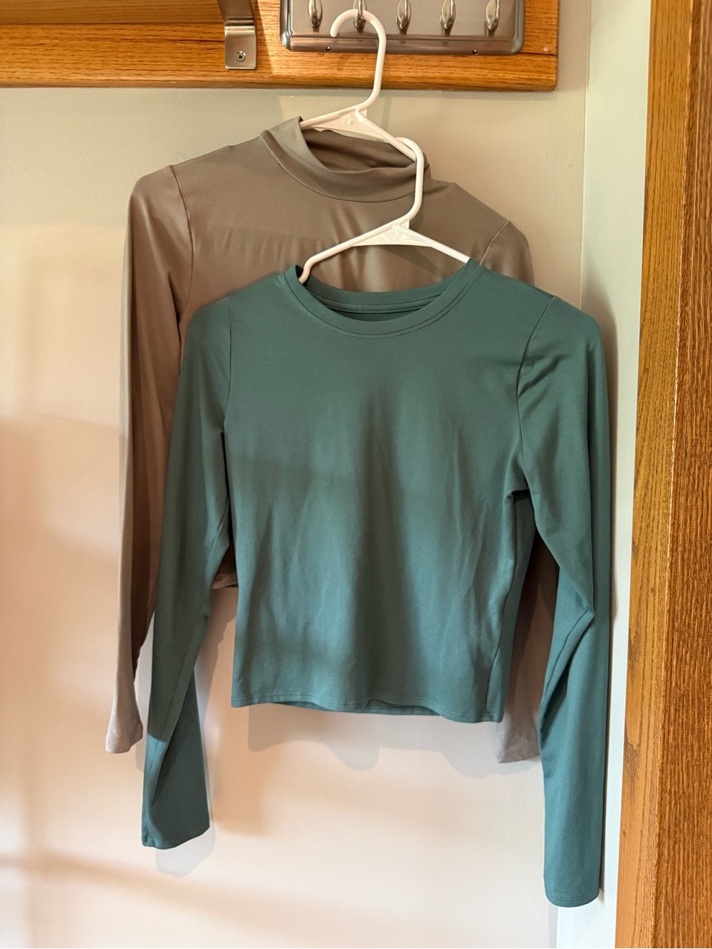 Hollister Long-Sleeve Crew Neck Tops - Teal & Taupe
